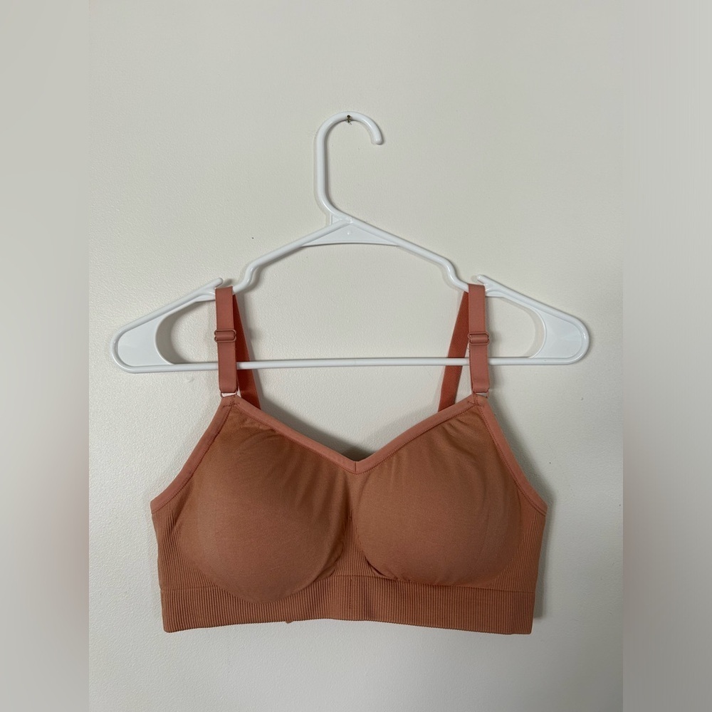 NWOT Knix Good To Go Seamless Bra Size M Pink Wireless Back Coverage